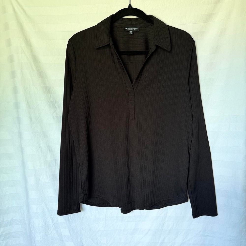 Modern Works black long sleeve blouse with vertical pleats, size M